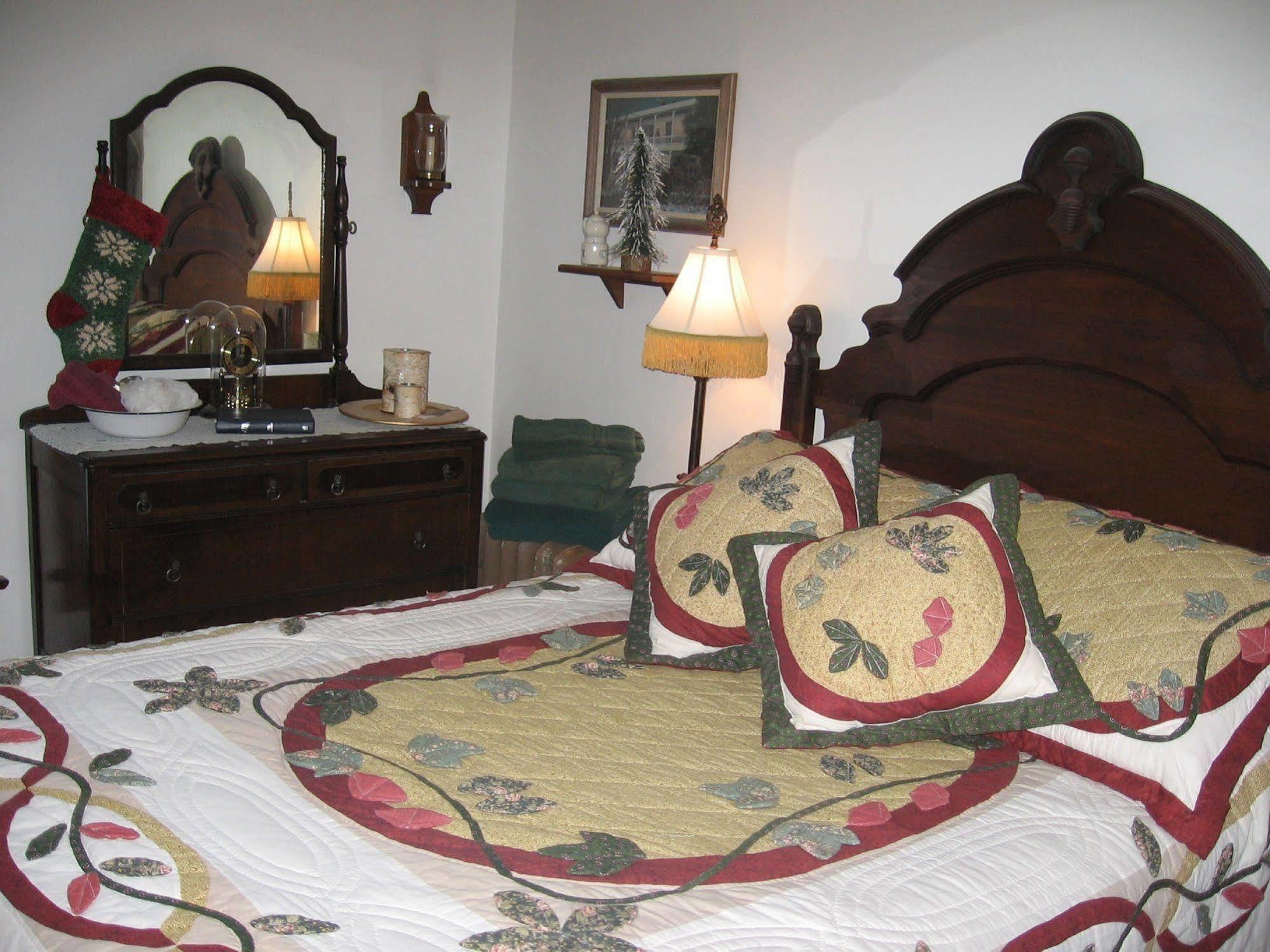 The Bella Ella Bed And Breakfast Canandaigua Dış mekan fotoğraf